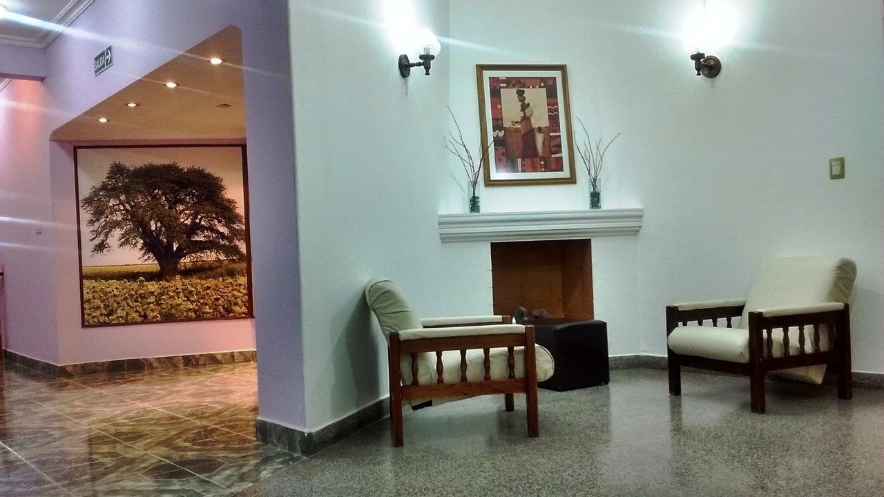 Hotel Cruce Del Desierto Veinticinco de Mayo  外观 照片