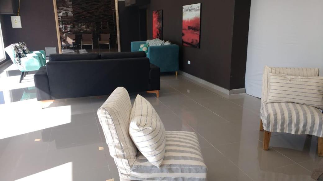 Hotel Cruce Del Desierto Veinticinco de Mayo  外观 照片